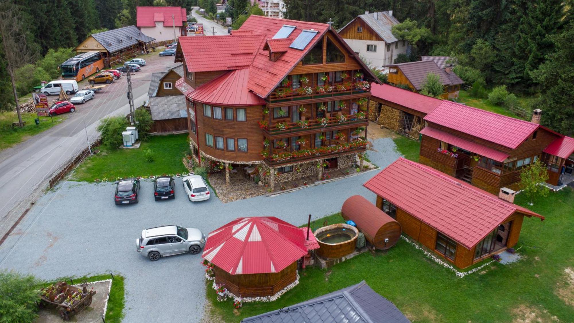 Hotel Casa Binu Arieşeni Exterior foto